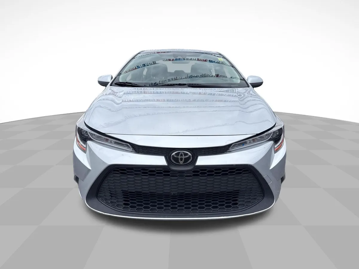 2021 Toyota Corolla LE thumbnail 2