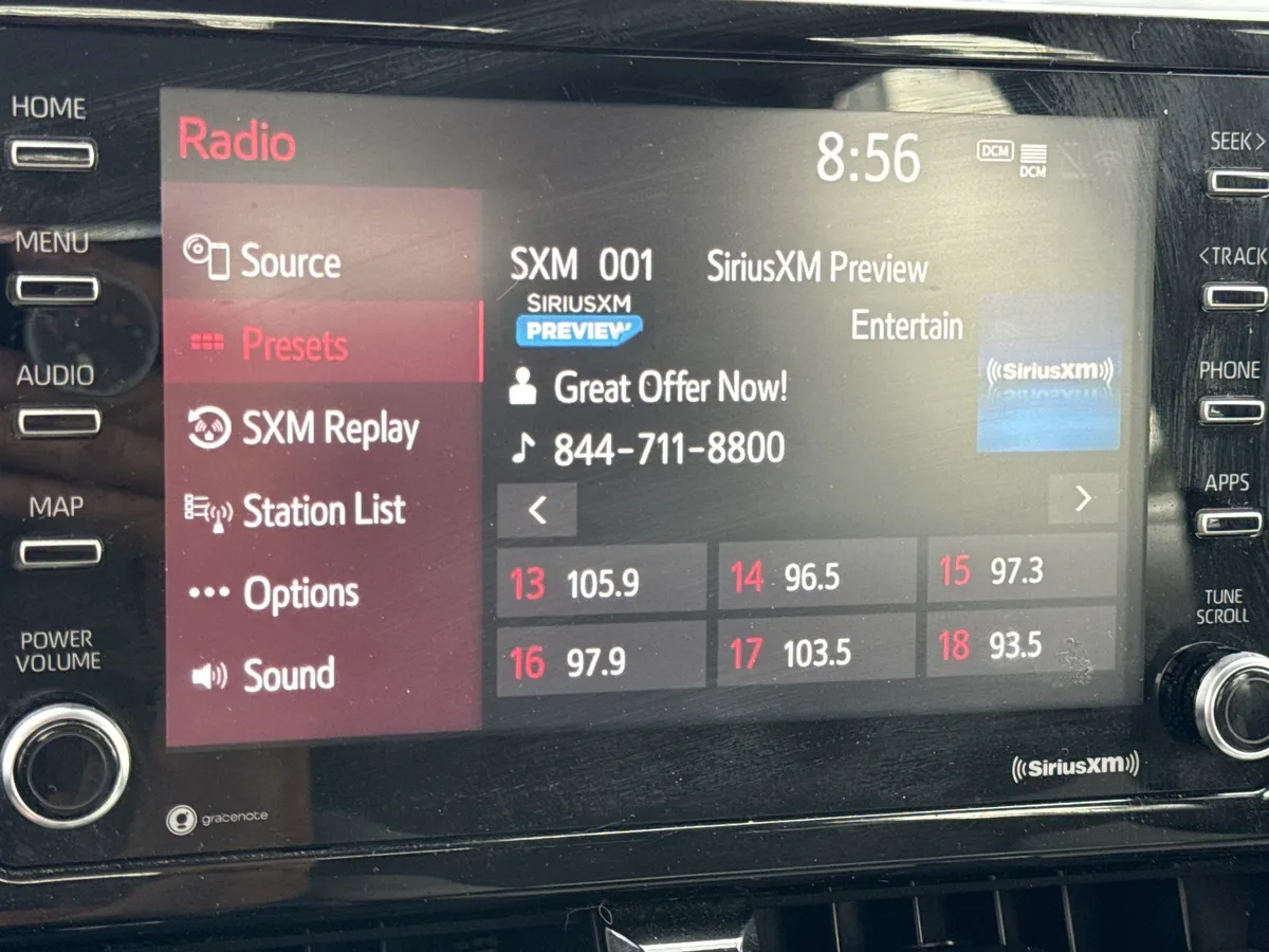 2021 Toyota Corolla LE thumbnail 28