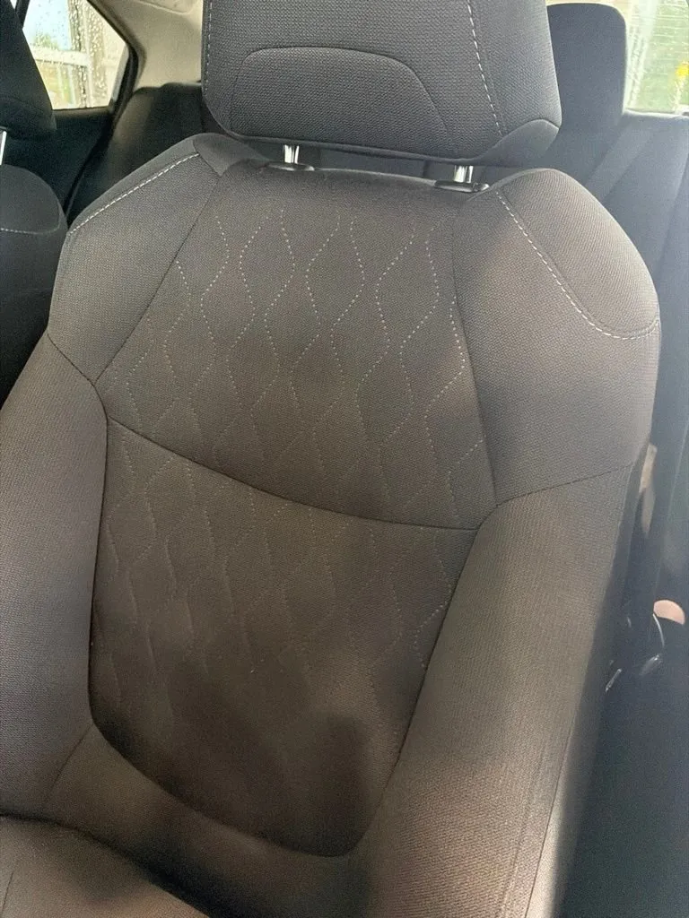 2021 Toyota Corolla LE thumbnail 5