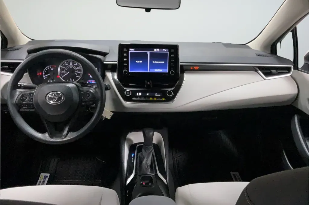 2021 Toyota Corolla LE thumbnail 12