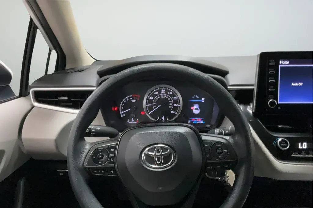 2021 Toyota Corolla LE thumbnail 14