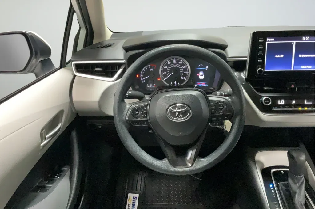 2021 Toyota Corolla LE thumbnail 15