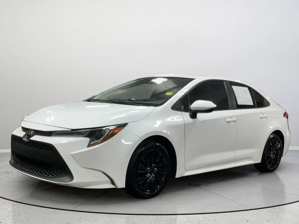 2021 Toyota Corolla LE thumbnail 5