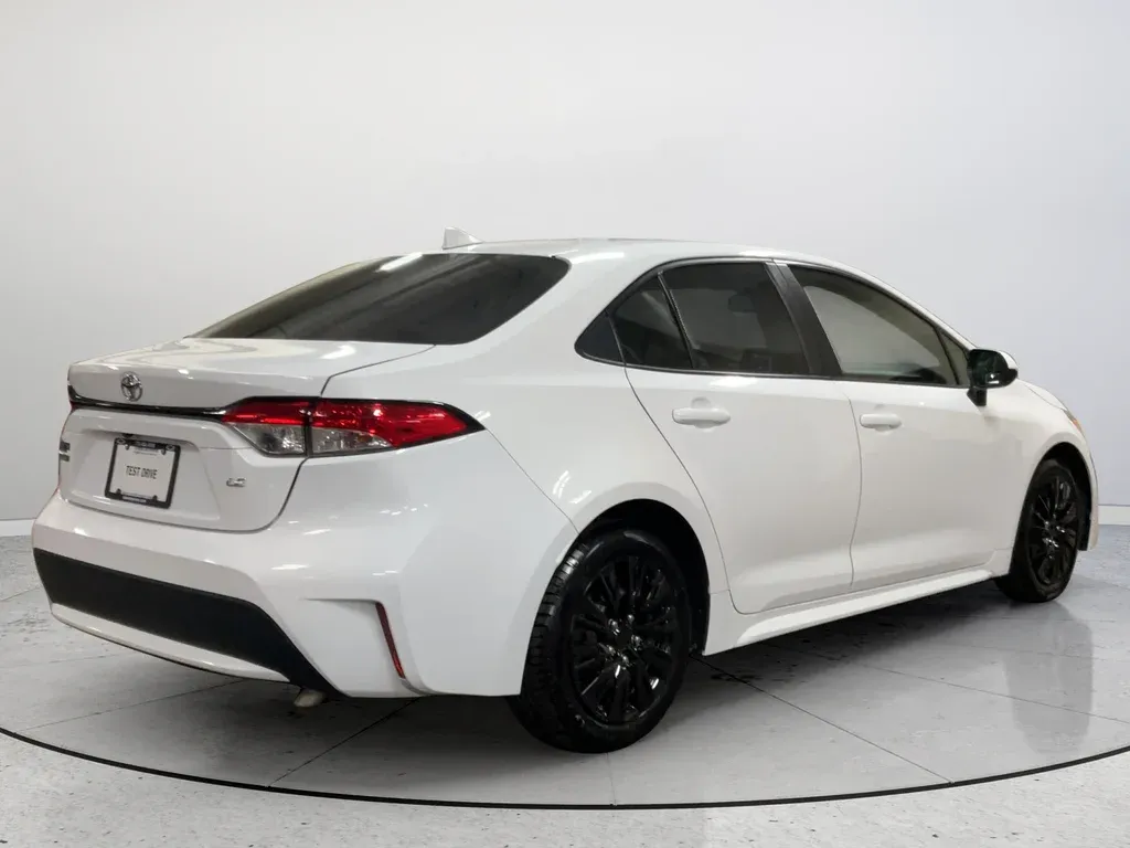 2021 Toyota Corolla LE thumbnail 7