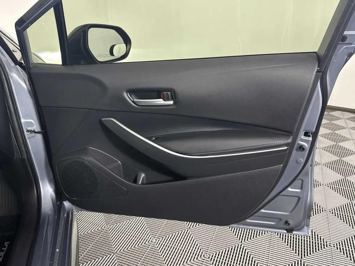 2021 Toyota Corolla SE thumbnail 18