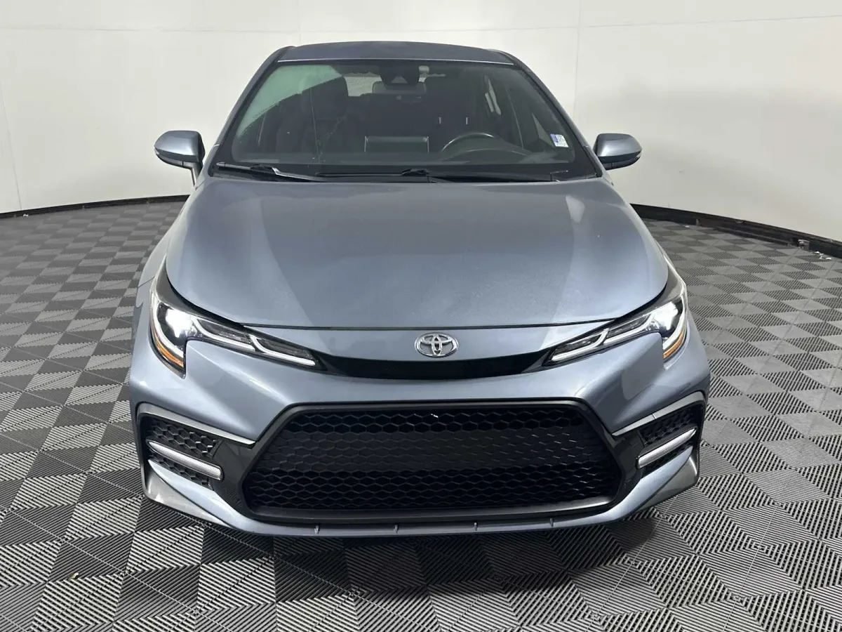 2021 Toyota Corolla SE thumbnail 2