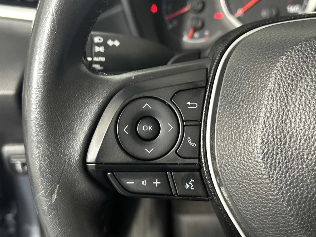 2021 Toyota Corolla SE thumbnail 28