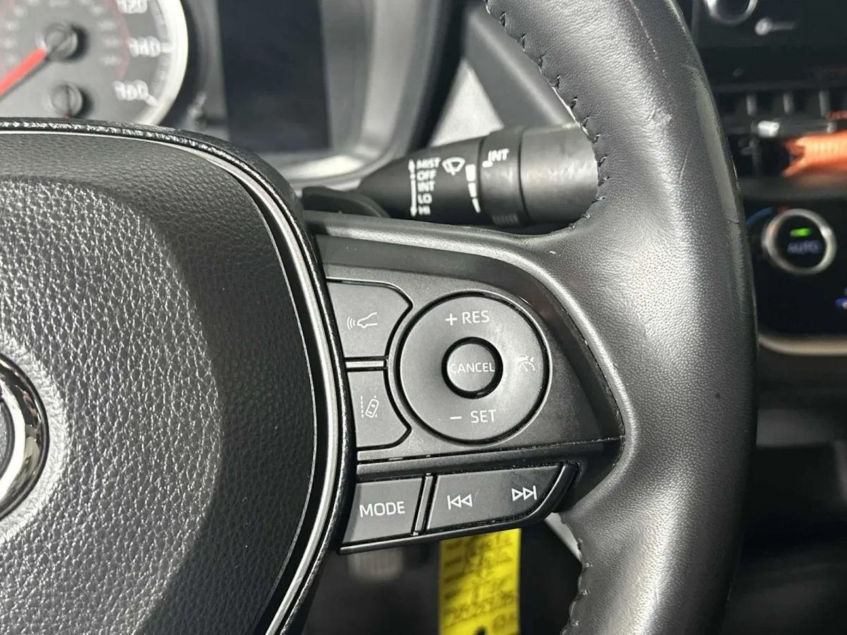2021 Toyota Corolla SE thumbnail 29
