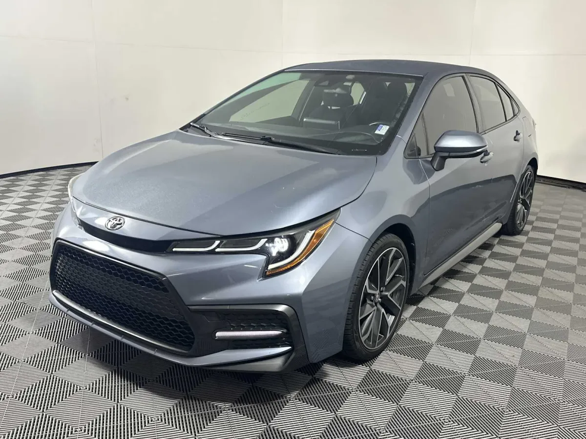 2021 Toyota Corolla SE thumbnail 3