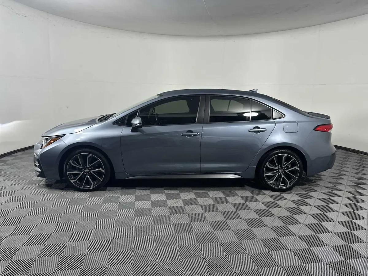 2021 Toyota Corolla SE thumbnail 4
