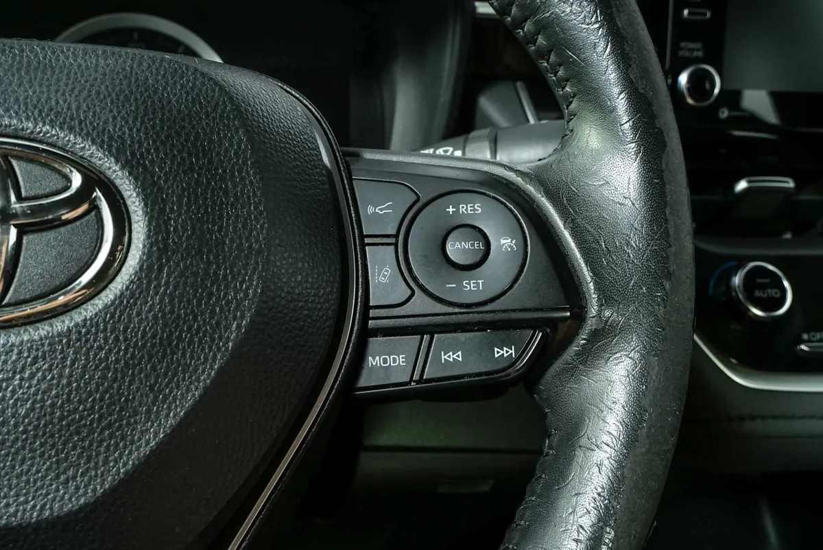 2021 TOYOTA COROLLA SE thumbnail 11