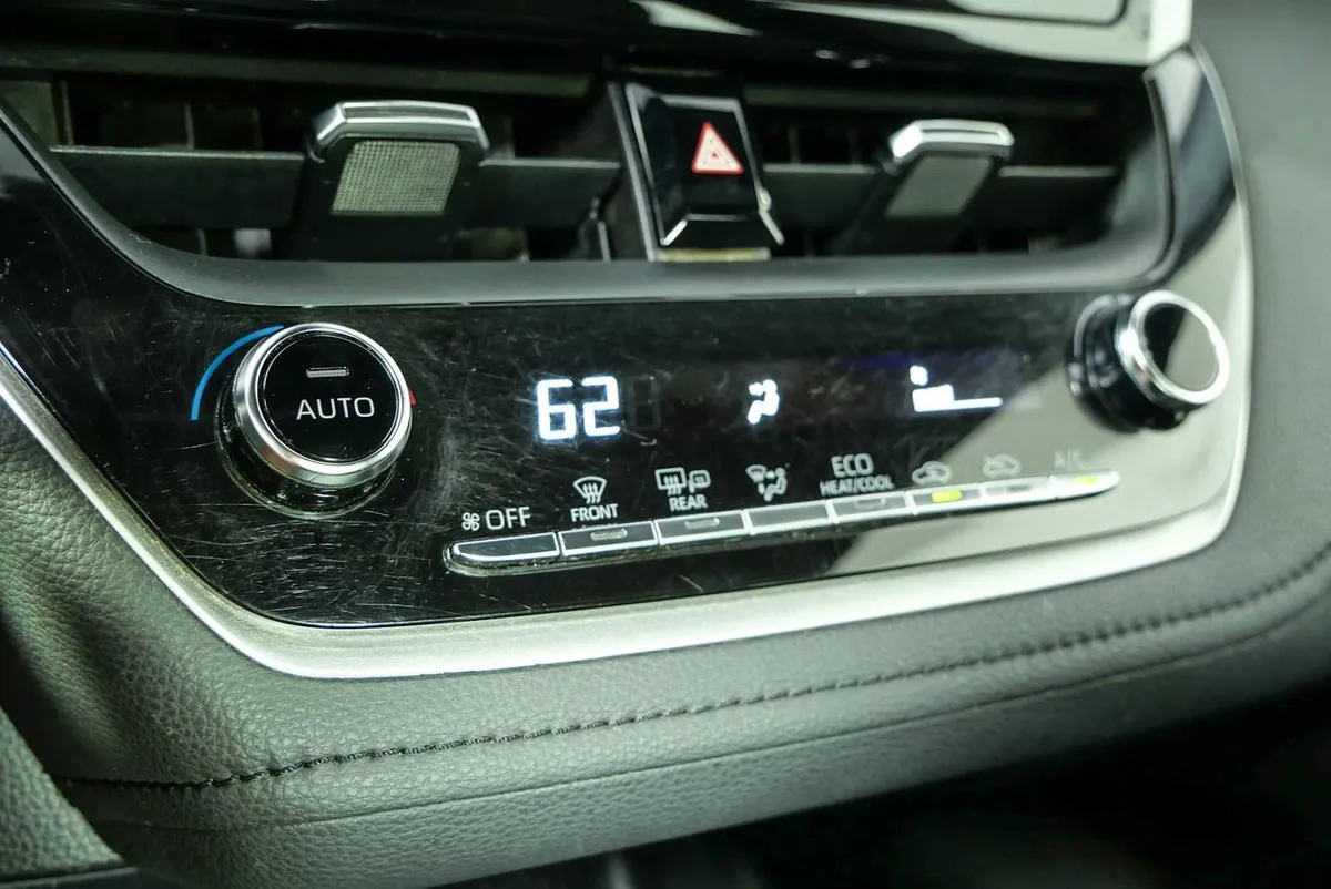 2021 TOYOTA COROLLA SE thumbnail 15
