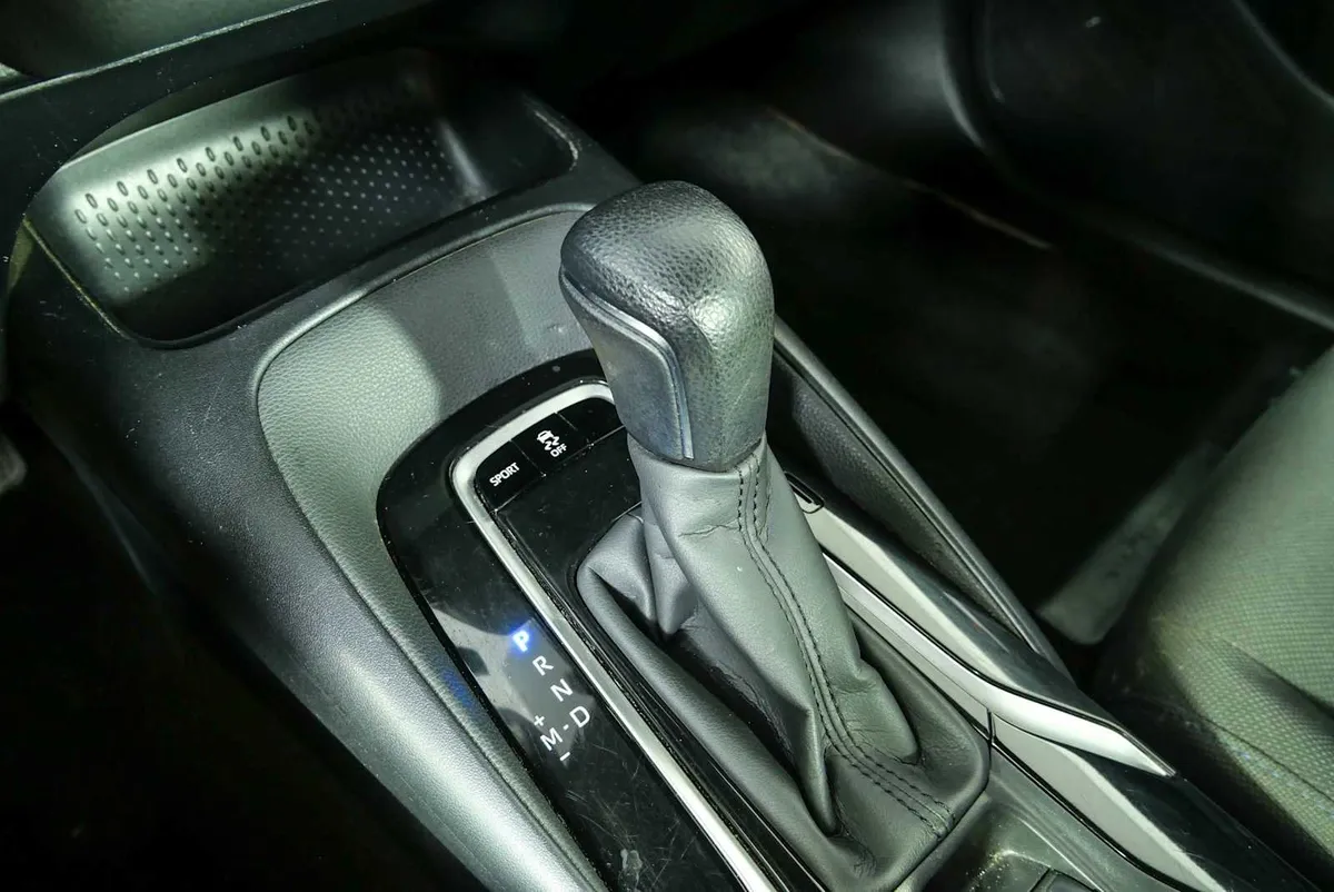 2021 TOYOTA COROLLA SE thumbnail 16
