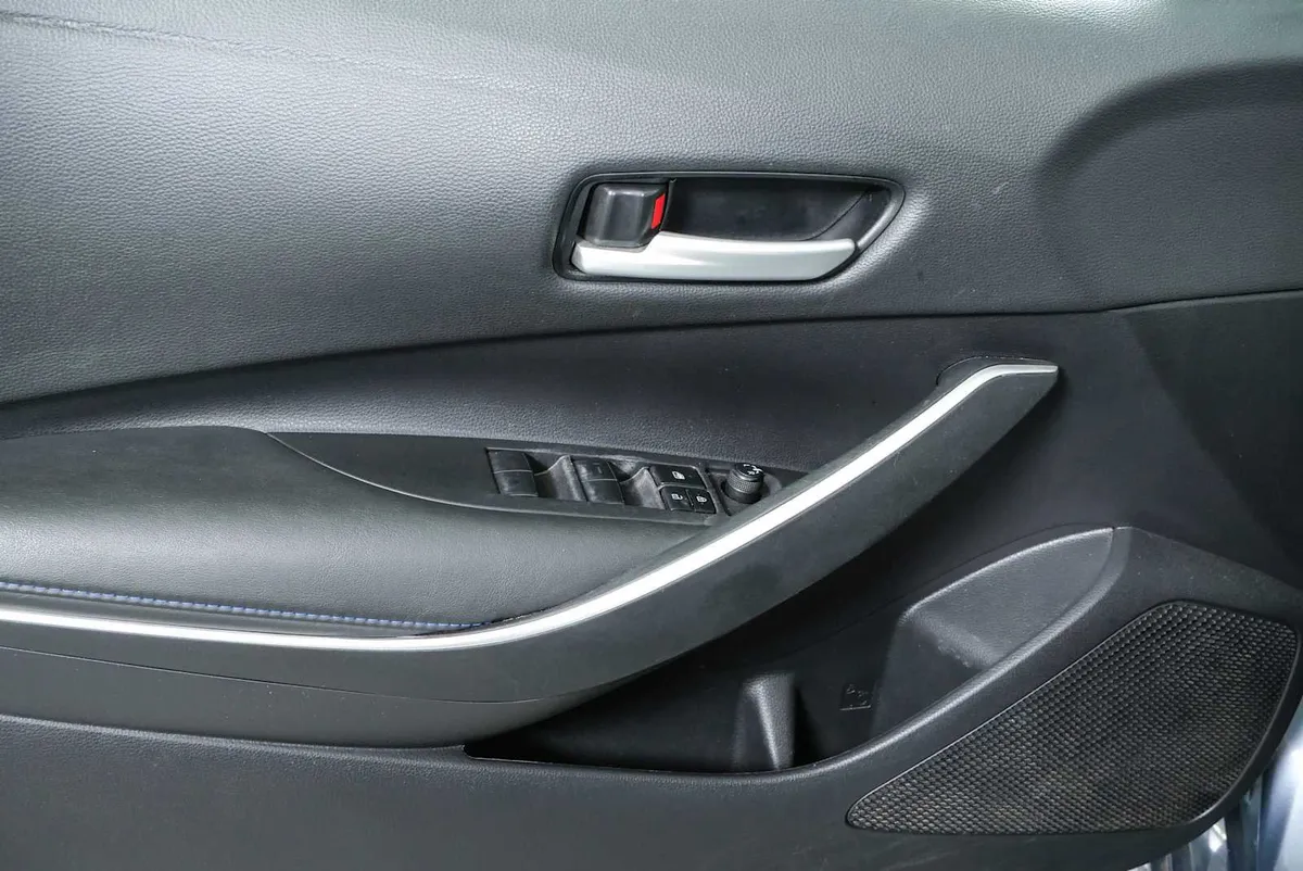 2021 TOYOTA COROLLA SE thumbnail 6