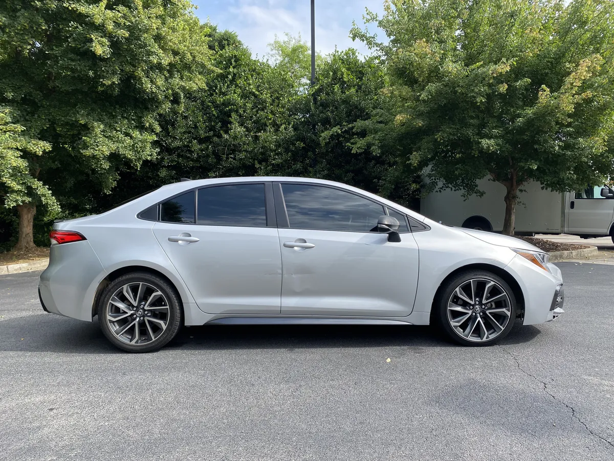 2021 Toyota Corolla SE thumbnail 5