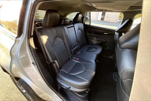 2021 Toyota HIGHLANDER HYBRD thumbnail 19