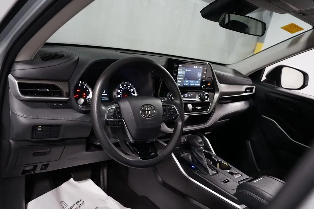 2021 Toyota Highlander L thumbnail 11