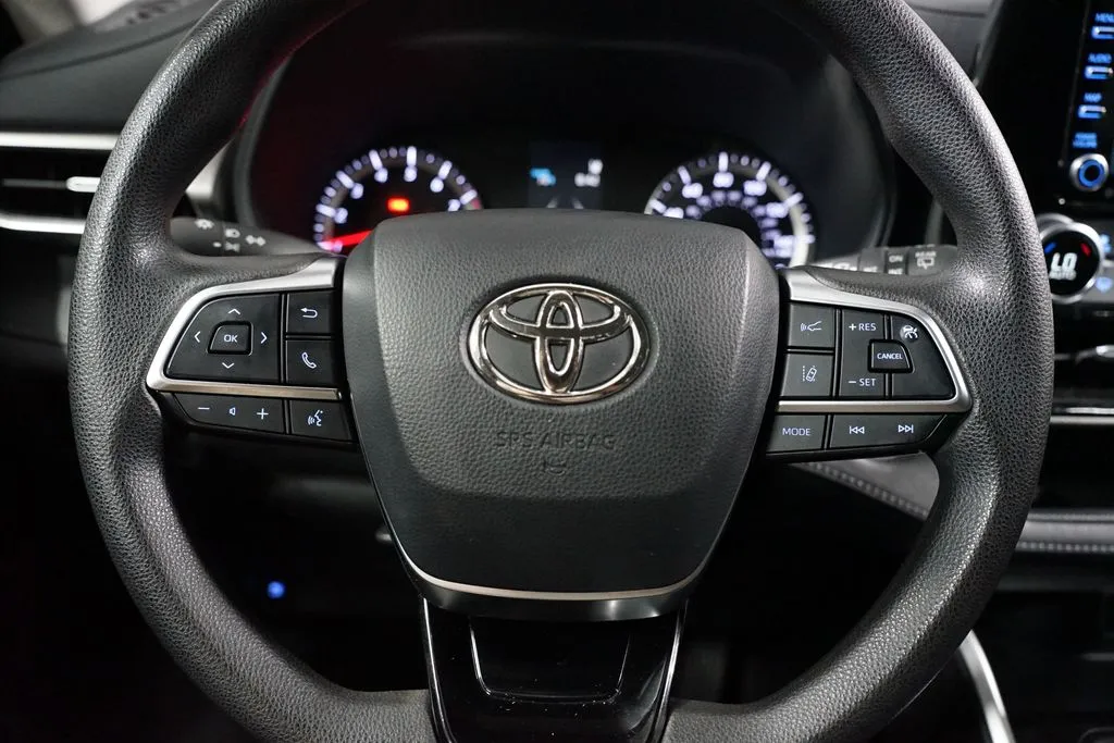 2021 Toyota Highlander L thumbnail 12