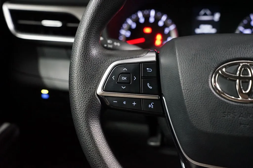 2021 Toyota Highlander L thumbnail 14