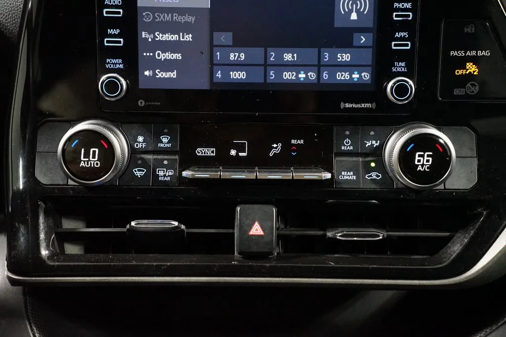 2021 Toyota Highlander L thumbnail 18