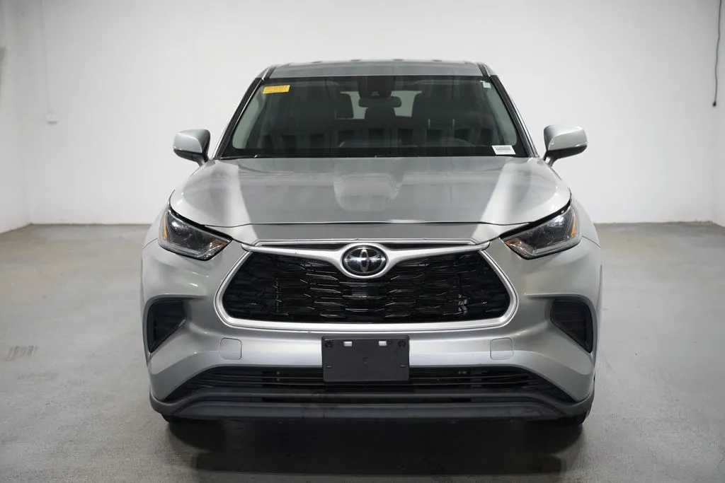 2021 Toyota Highlander L thumbnail 2