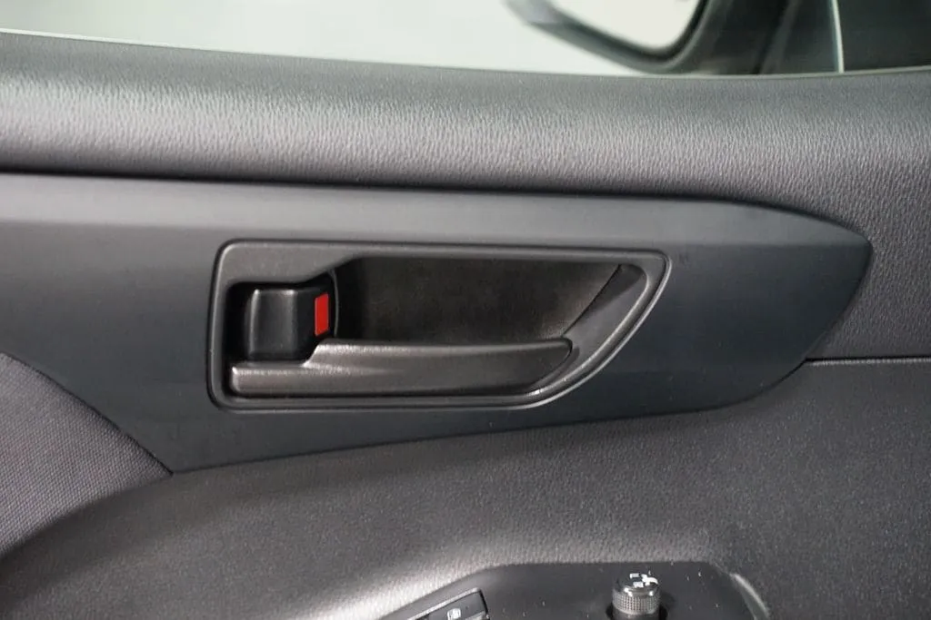 2021 Toyota Highlander L thumbnail 29
