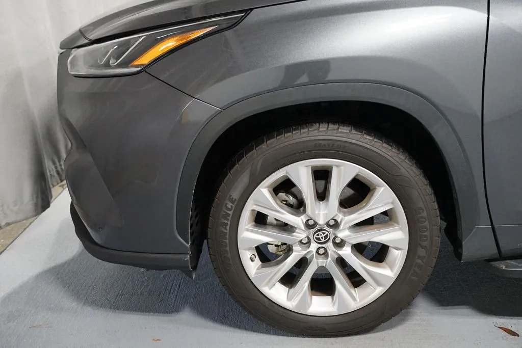 2021 Toyota Highlander Limited thumbnail 5