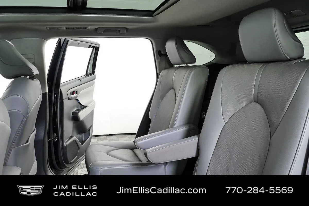 2021 Toyota Highlander Platinum thumbnail 21
