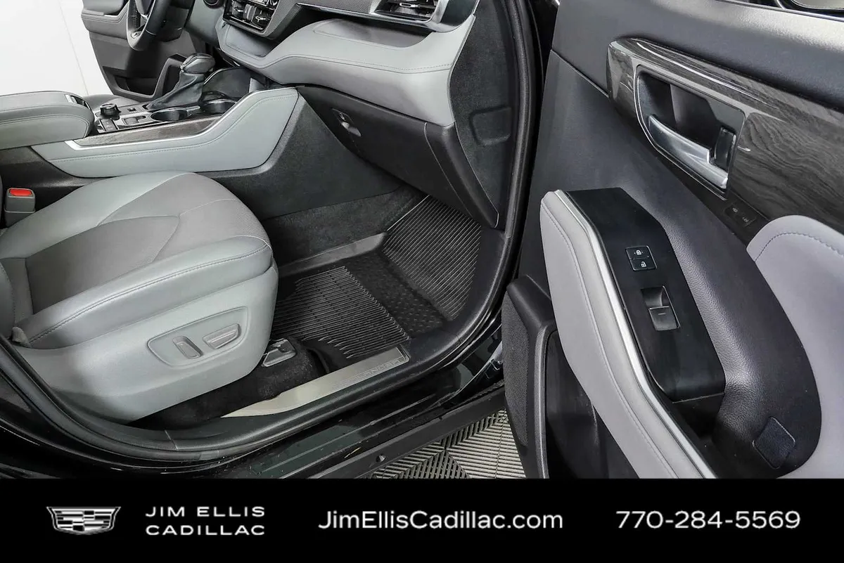 2021 Toyota Highlander Platinum thumbnail 25
