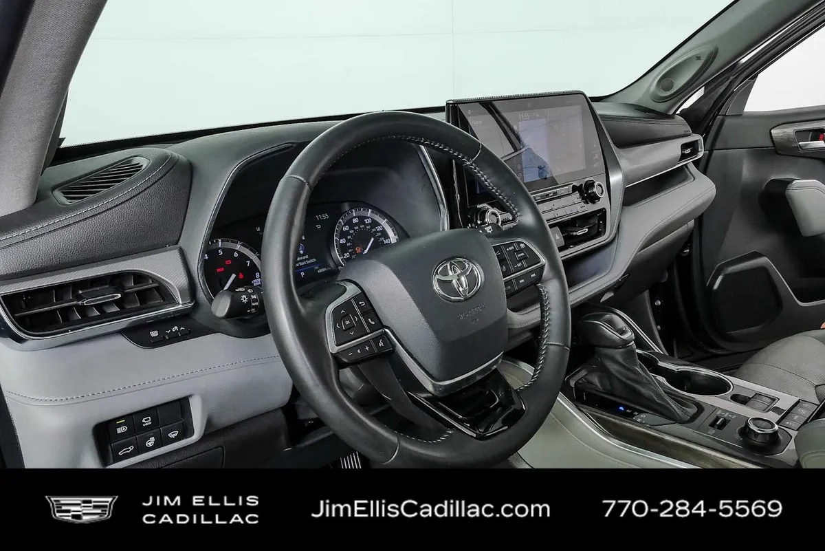 2021 Toyota Highlander Platinum thumbnail 4