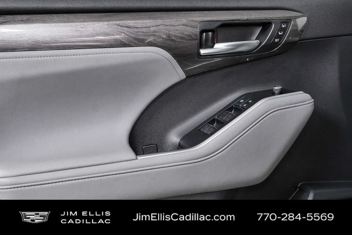 2021 Toyota Highlander Platinum thumbnail 6