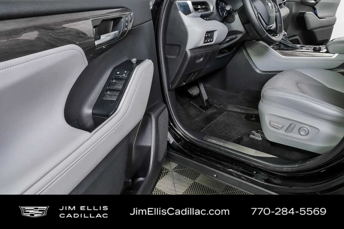 2021 Toyota Highlander Platinum thumbnail 7
