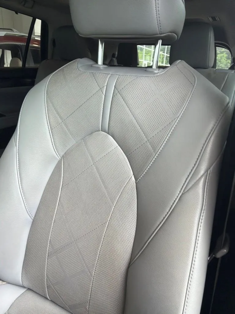2021 Toyota Highlander Platinum thumbnail 5