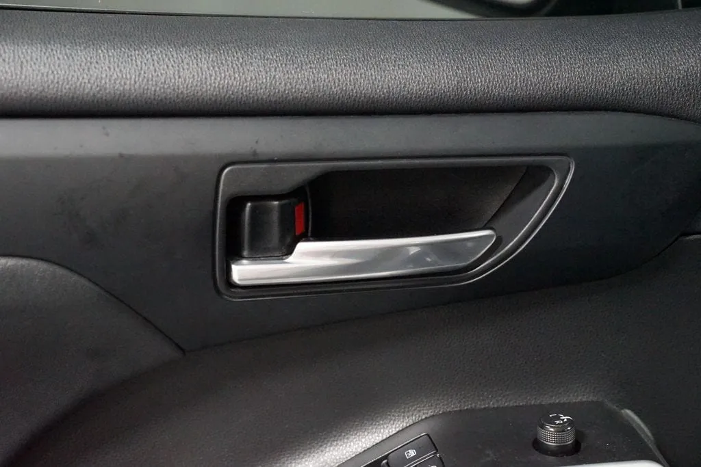 2021 Toyota Highlander XLE thumbnail 31