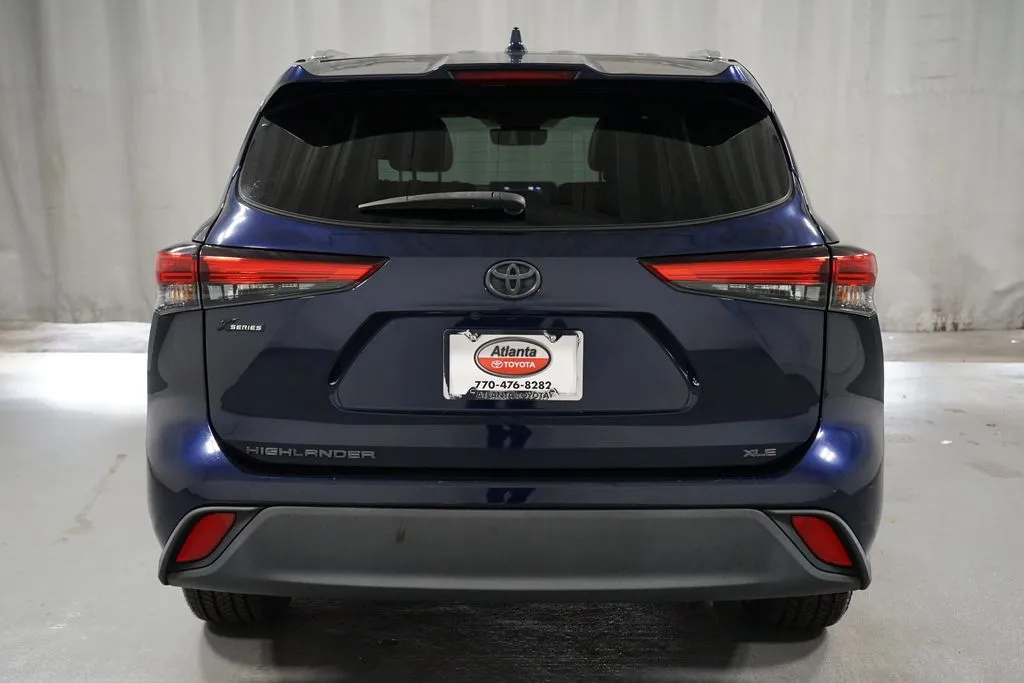 2021 Toyota Highlander XLE thumbnail 7