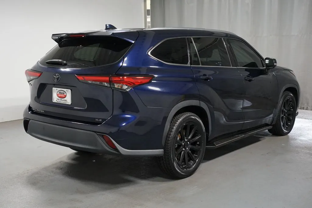2021 Toyota Highlander XLE thumbnail 8