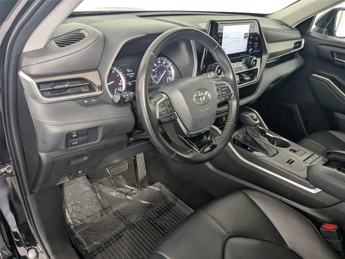 2021 TOYOTA HIGHLANDER XLE thumbnail 11