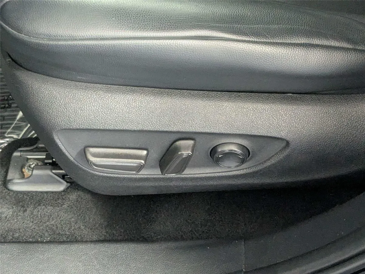 2021 TOYOTA HIGHLANDER XLE thumbnail 13