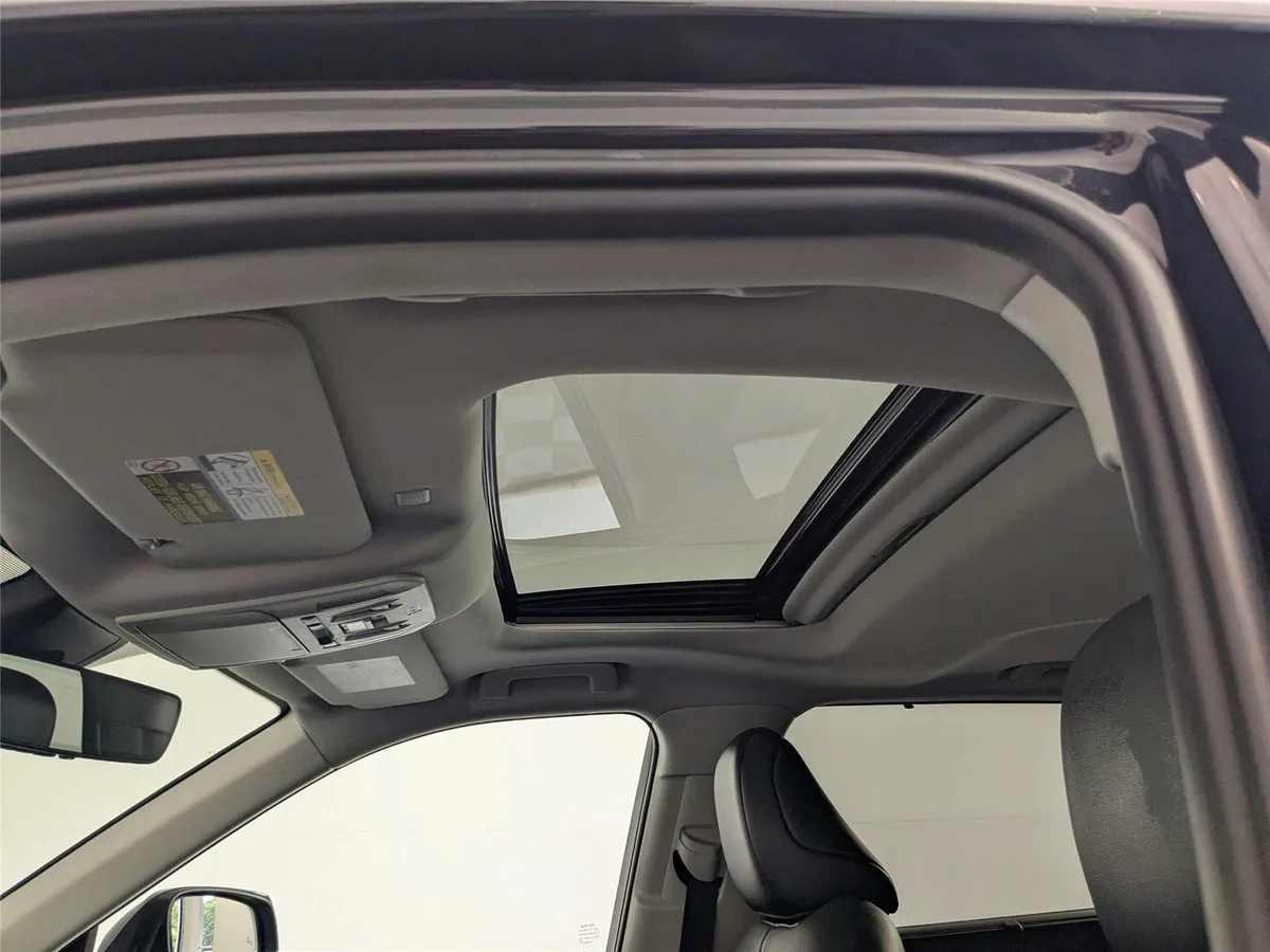 2021 TOYOTA HIGHLANDER XLE thumbnail 14