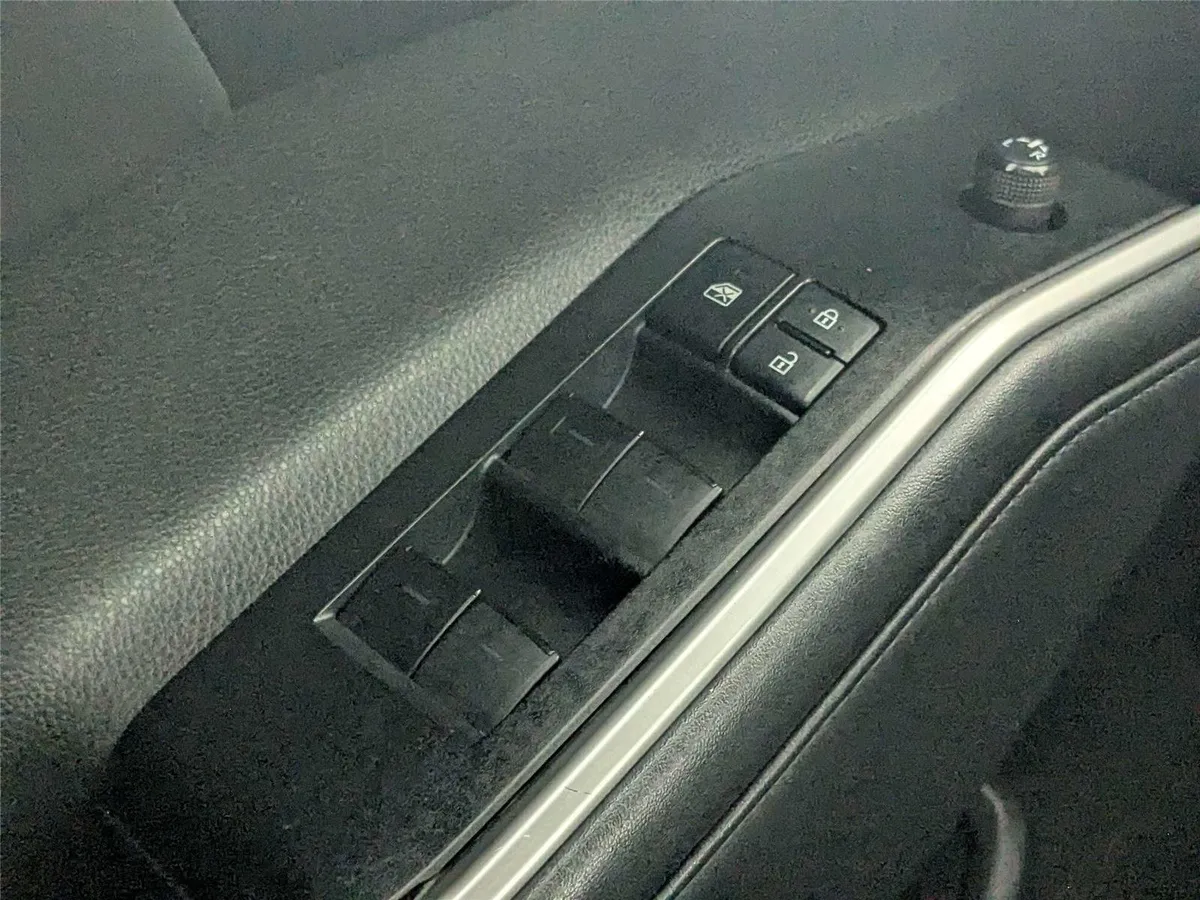 2021 TOYOTA HIGHLANDER XLE thumbnail 15