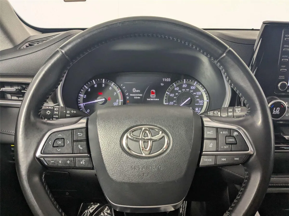 2021 TOYOTA HIGHLANDER XLE thumbnail 16