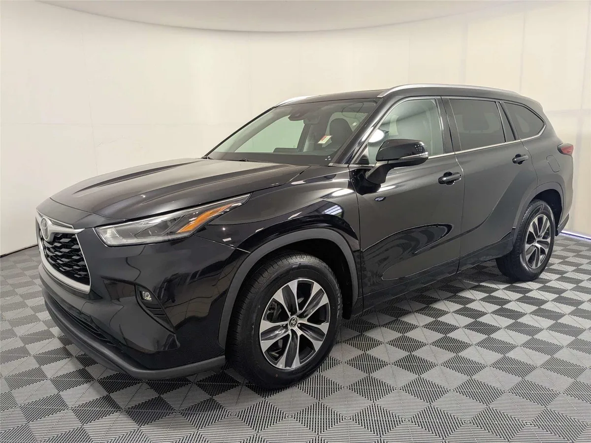 2021 TOYOTA HIGHLANDER XLE thumbnail 2
