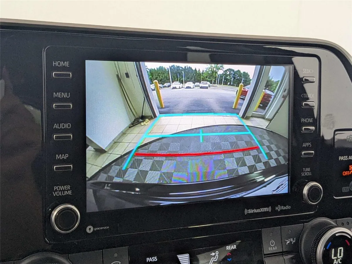 2021 TOYOTA HIGHLANDER XLE thumbnail 21