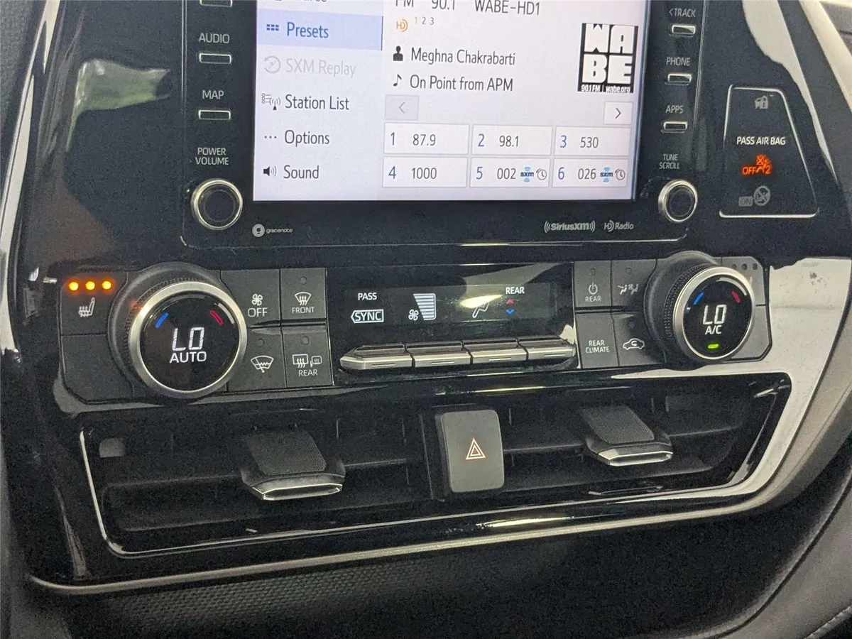 2021 TOYOTA HIGHLANDER XLE thumbnail 23