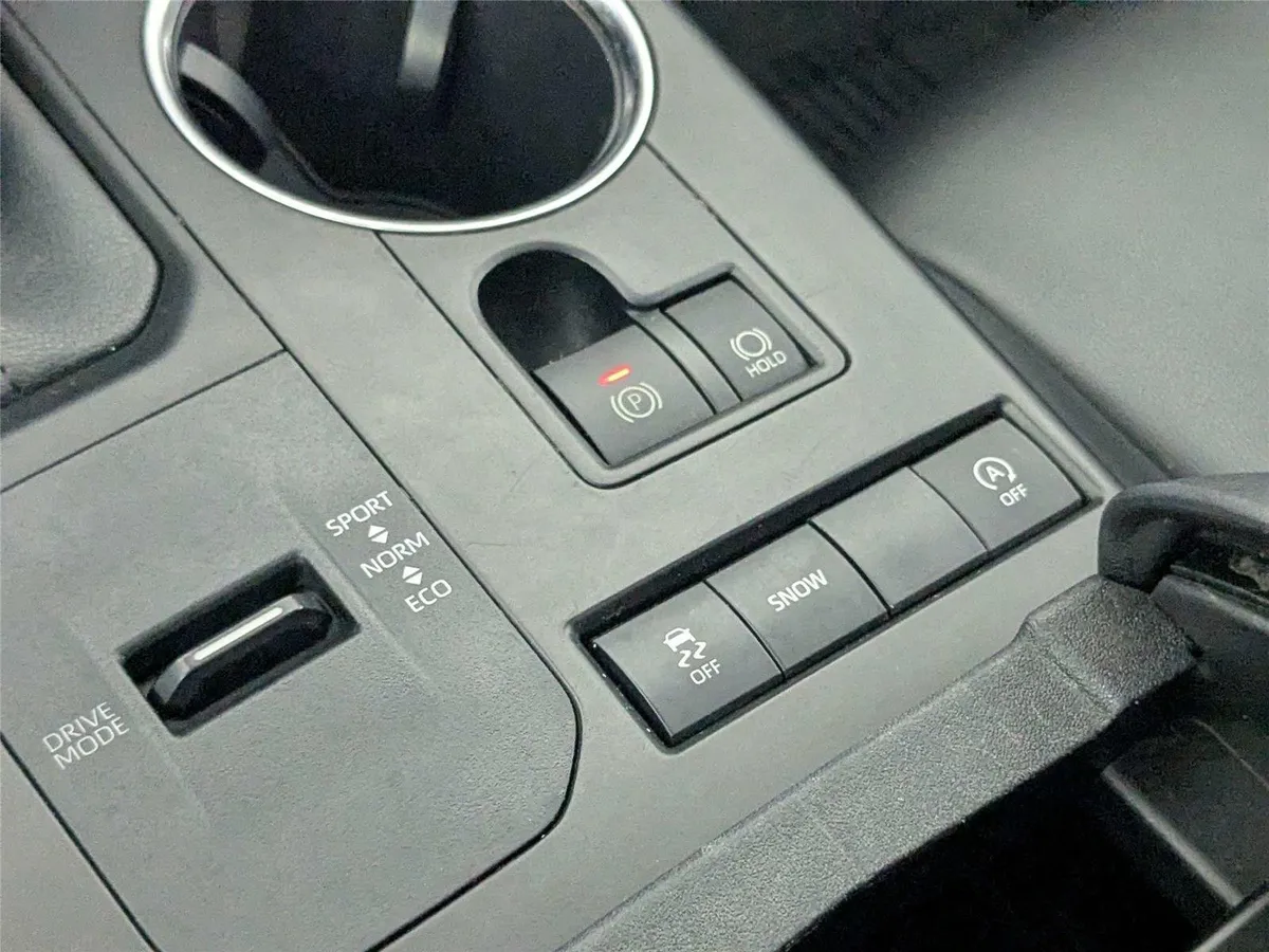 2021 TOYOTA HIGHLANDER XLE thumbnail 24