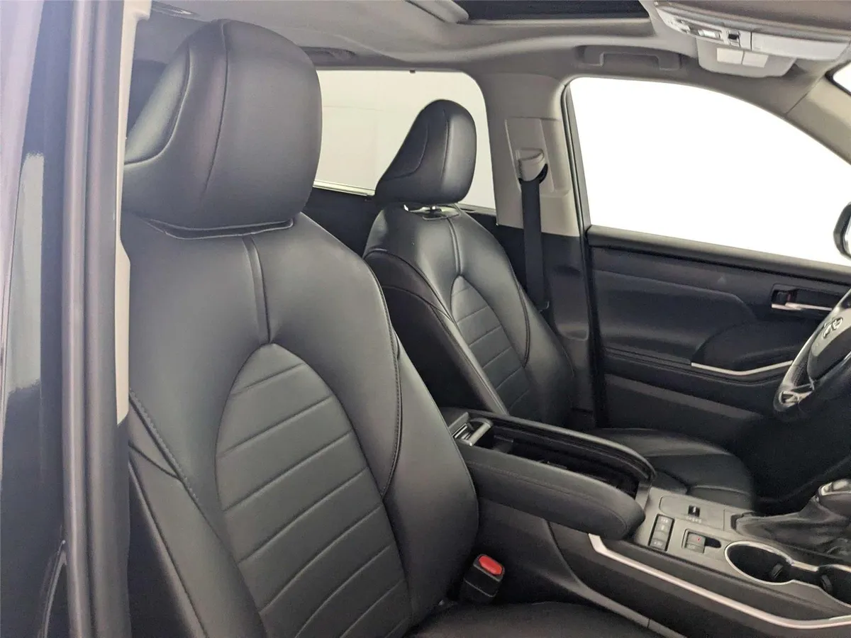 2021 TOYOTA HIGHLANDER XLE thumbnail 33