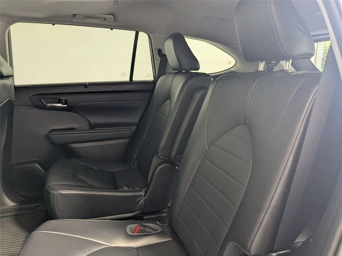 2021 TOYOTA HIGHLANDER XLE thumbnail 34