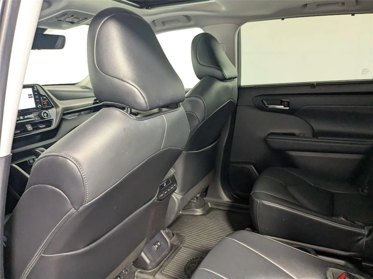 2021 TOYOTA HIGHLANDER XLE thumbnail 36