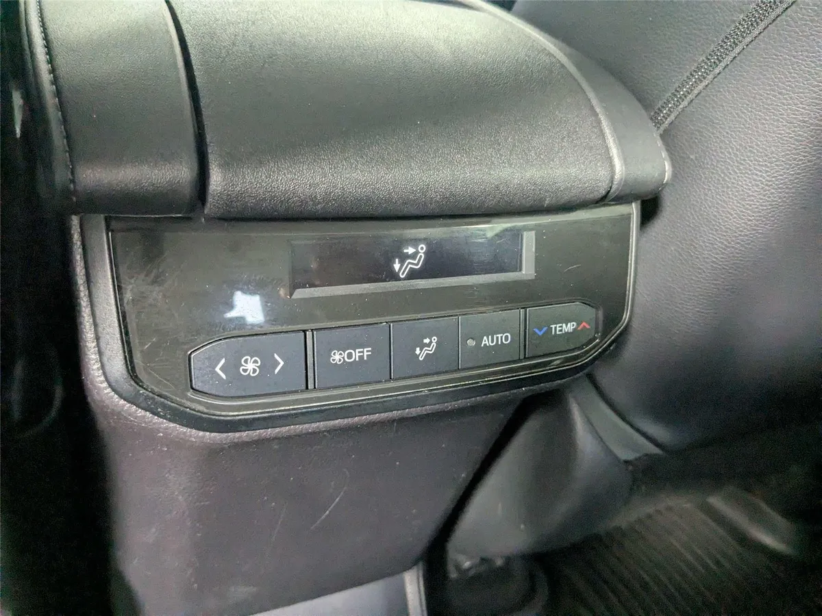 2021 TOYOTA HIGHLANDER XLE thumbnail 38