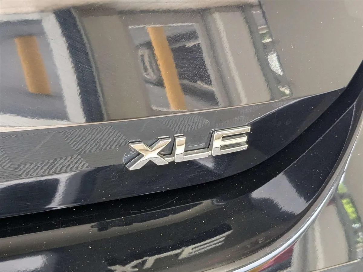 2021 TOYOTA HIGHLANDER XLE thumbnail 6
